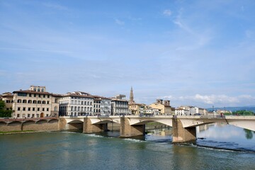 Fototapeta premium Cityscape of Firenze and the Arno river, Italy 