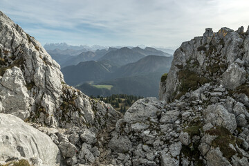 Paysage du Val d' Abondance au Mont Ouzon à l' automne , vue sur les Dents du Midi et Massif du Mont Blanc ,en Haute Savoie , Alpes , France