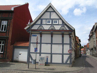 Fachwerkhaus an der Alten Jeetze in der Altstadt in der historischen Stadt Salzwedel in der Altmark...