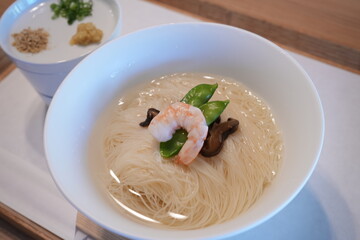 Japanese Food, Somen or Nyumen Noodle Soup - 日本料理 そうめん 温麺
