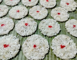 The process of drying rice crackers