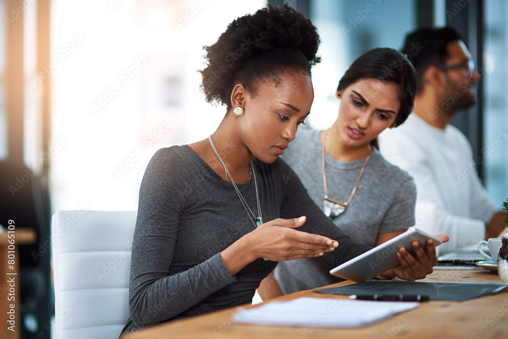 Poster Confused, woman and online in office on tablet with help from teamwork and support of creative web developer. Reading, error and business people with mistake, glitch or problem on web project