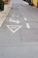 bike way signs 