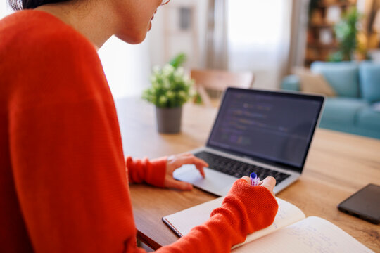 Woman taking an online IT course