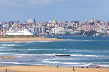 Fototapeta na wymiar Cantabrian beaches and the city of Santander