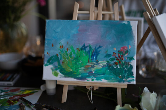 artist easel with palette