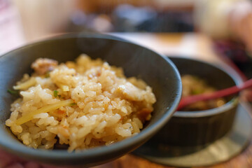 茶碗によそった美味しいタコ釜飯