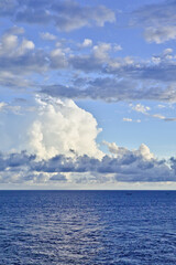 雲と海