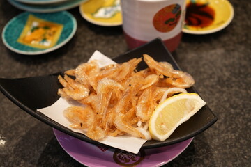 Fried Shiroebi (White Shrimp) Tempura with Lemon in Kanazawa, Japan - 日本料理 金沢 白エビのから揚げ 天ぷら 
