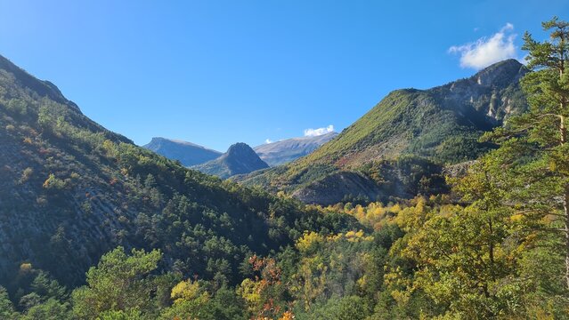 Paysage du Haut -Verdon vers Castellane