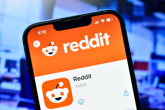 Reddit social media application on smartphone