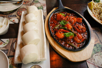 꽃빵과 칠리 새우