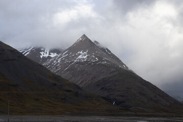 Fototapeta premium peak shaped mountain in iceland