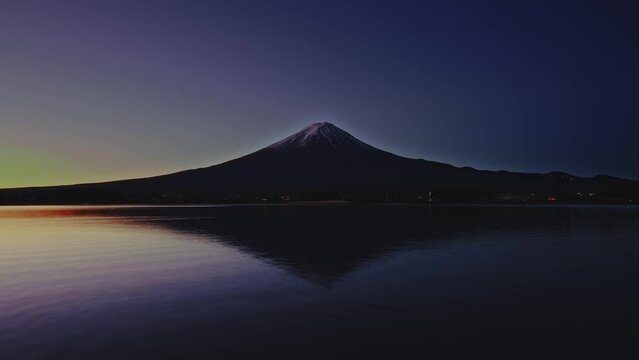 早朝の富士山_冠雪_夜明けまでのタイムラプス
