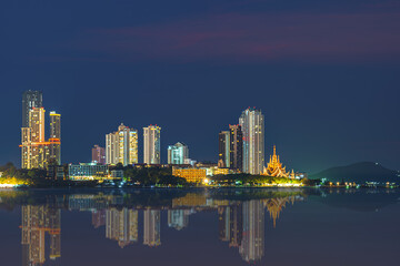 Fototapeta na wymiar View of Pattaya city. Pattaya is a city next to the sea and famous places in Thailand that foreigners come to visit and travel for vacations.