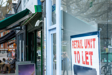 Empty shop - Retail Unit to Let sign on British high street