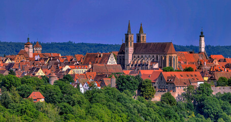Blick auf Rothenburg ob der Tauber an der Romantische Straße in Franken, Bayern, Deutschland,...