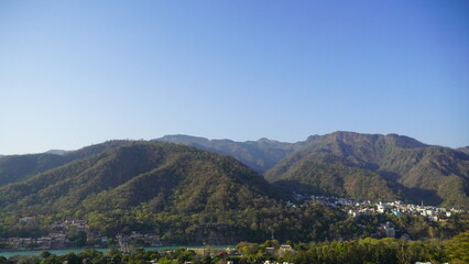 Fototapeta na wymiar beautiful mountains landscape of rishikesh