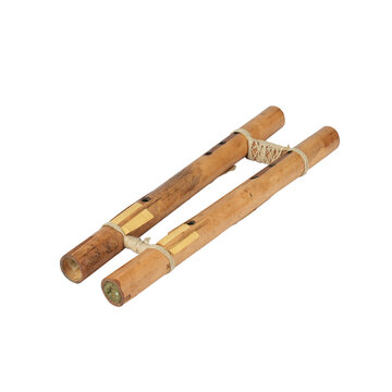 Woi or foi doa is a traditional Indonesian wind instrument made from two bamboo tubes joined together and each with four holes