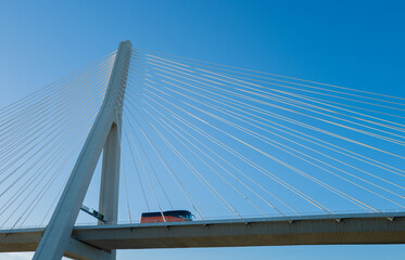 Obraz premium Puente internacional entre España y Portugal