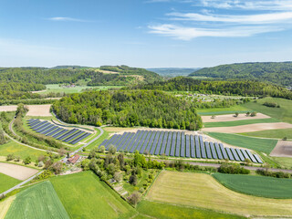 Solarmodule, Solarpark, Stromerzeugung aus Sonnenenergie im Hegau