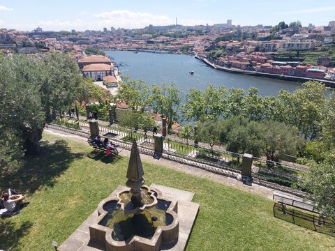 portugal, porto, turismo, verde, jardim, parque, ar livre, natureza, paz, calma, azul, &aacute;rvores, cidade, norte, europa, vistas, paisagem