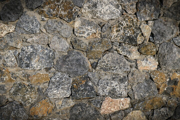 A wall constructed from genuine rock materials 1