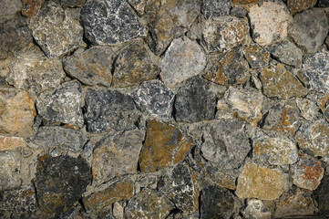 A wall constructed from genuine rock materials 2