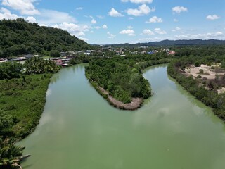Fototapeta premium Beautiful Brunei river on a sunny day in Brunei. 