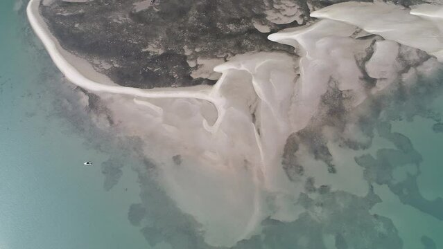 Aerial view of a sand island that emerges during low tide, close to the coast of Itaparica Island, known as Coroa do Limo, a touristic attraction on Ba&iacute;a de Todos os Santos - Itaparica, Bahia, Brazil