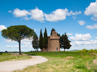Fototapeta na wymiar Italia, Toscana, provincia di Siena, Pienza, la cappella di Vitaleta.
