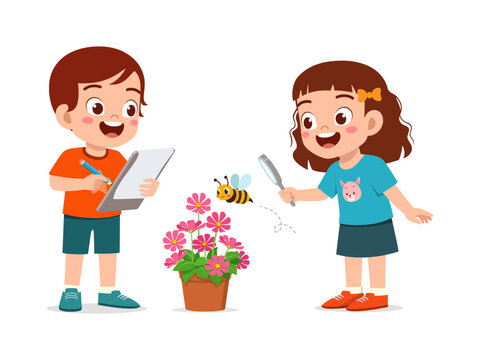 little kid use magnifying glass to observe bee