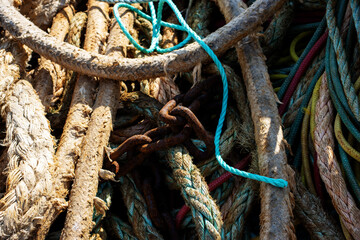 Trawl ropes and nets with drawn ropes and footrope