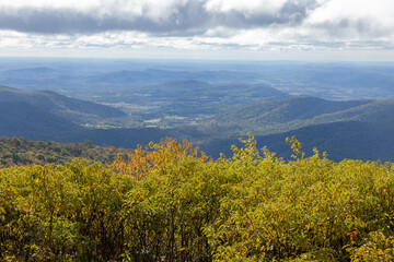 Fototapeta premium Smoky Mountains with low clouds