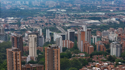 Foto aérea tomada con drone desde el Suroriente de la ciudad de Medellín, en la comuna del...