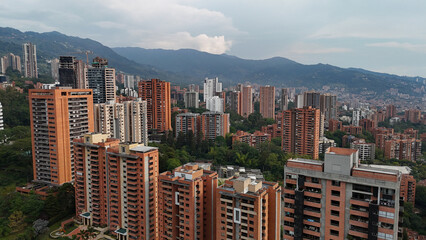 Foto aérea tomada con drone desde el Suroriente de la ciudad de Medellín, en la comuna del Poblado.
