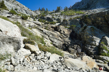 Trail to Tokapan Falls along the Kaweah River, Sierra Nevada Mountains.
