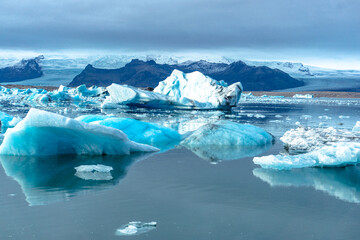 Splendor Explore Jökulsárlón's Frozen Beauty glaciar lagoon
