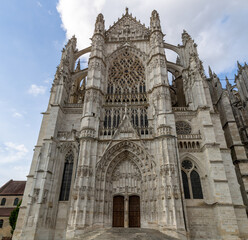 La Cath&eacute;drale Saint-Pierre, Immense Catholic cathedral built from 1225, with medieval polychrome stained glass and astronomical clock. Beauvais, France,