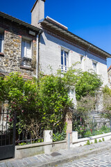 Paris, picturesque neighborhood of the Campagne in Paris, in the 20e arrondissement, in spring 
 - obrazy, fototapety, plakaty
