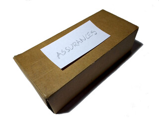 Brown box with message Assurances