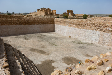 Obraz premium Water reservoir, Roman ruins in ancient Sufetula, Sbeitla, Tunisia