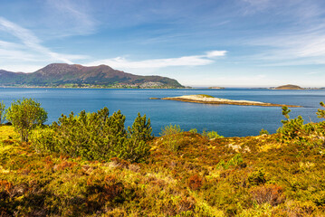 Obraz premium landscape of the area surrounding the city of Alesund, Norway