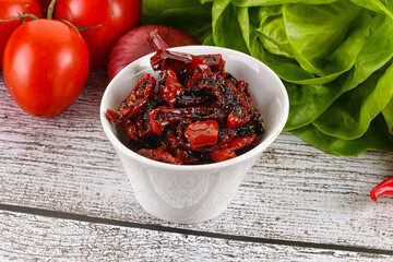 Dry tomato in olive oil