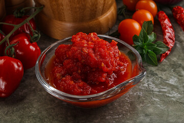 Fresh tomato puree pasta sauce