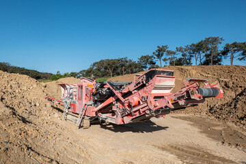 Engenhos de transformação: Triturador da Indústria de mineração e construção para moldar rochas e minerais em areia e cascalho