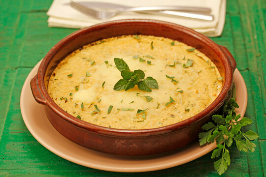 Fain&aacute;, cooked chickpeas.