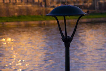 latarnia nad wodą nad rzeką wisła © Emilia