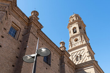 Naklejka premium Lamppost and San Miguel Parish. Corella, Navarra