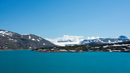 Obraz premium View towards Svartisen Glacier, at Storglomvatnet Reservoir